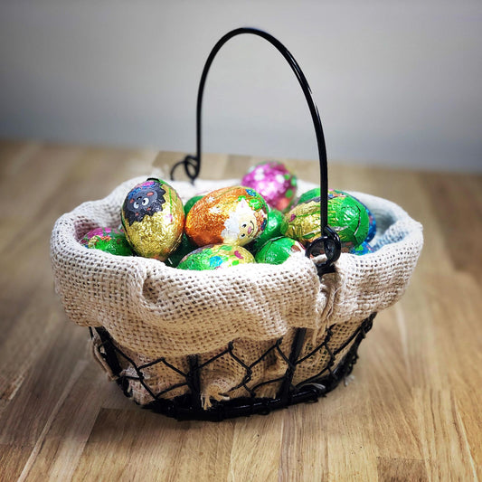 Oval Wire Basket with Lined Cloth
