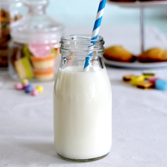 200ML MINI MILK BOTTLE with lid