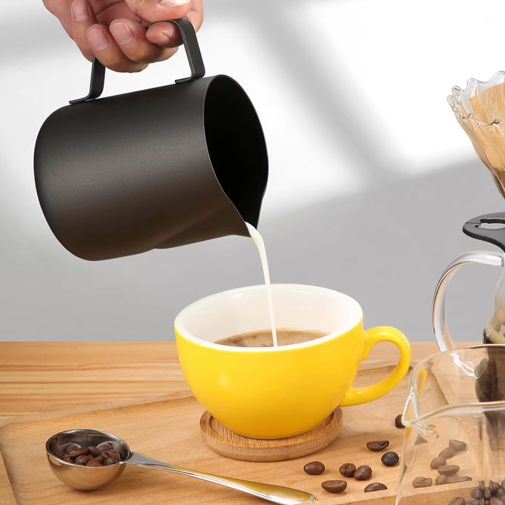 4 x 32oz (900ml) Black Non-Stick Milk Frothing Jugs with Colour-Coded Silicone Sleeves | Barista Coffee Pitcher Set | Red, Blue, Green & Yellow | Prevent Cross Contamination. Latte Art & Milk Steaming
