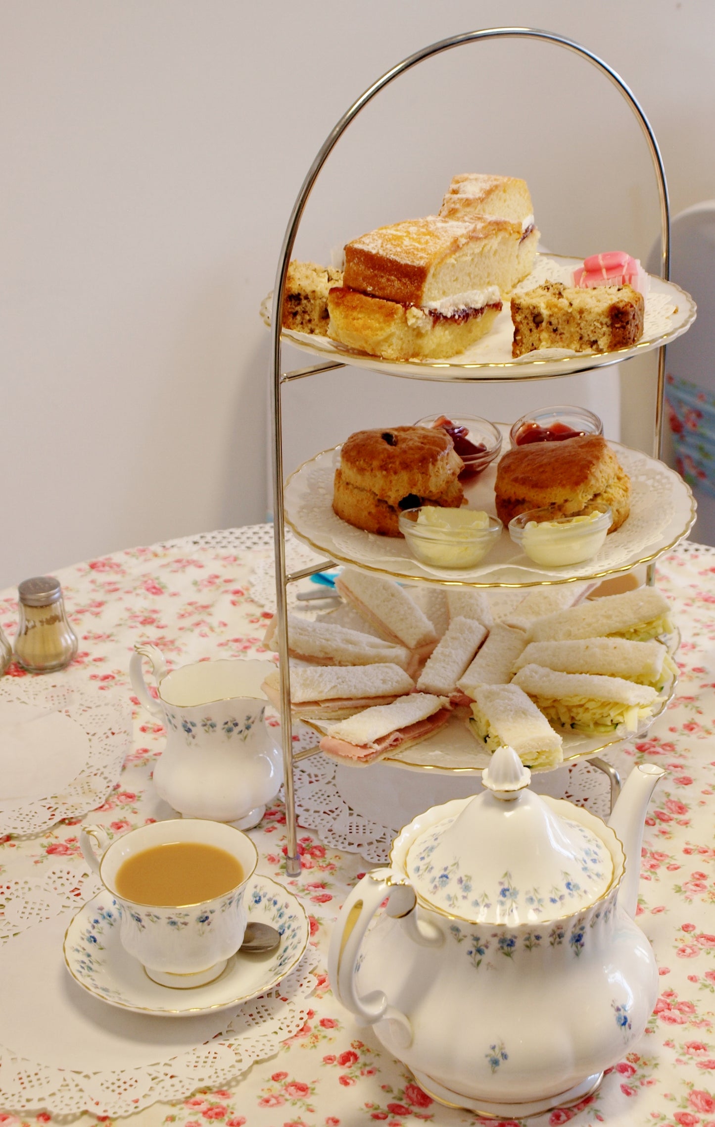 Stainless Steel Vintage Afternoon Tea Stand – Large 3-Tier Display